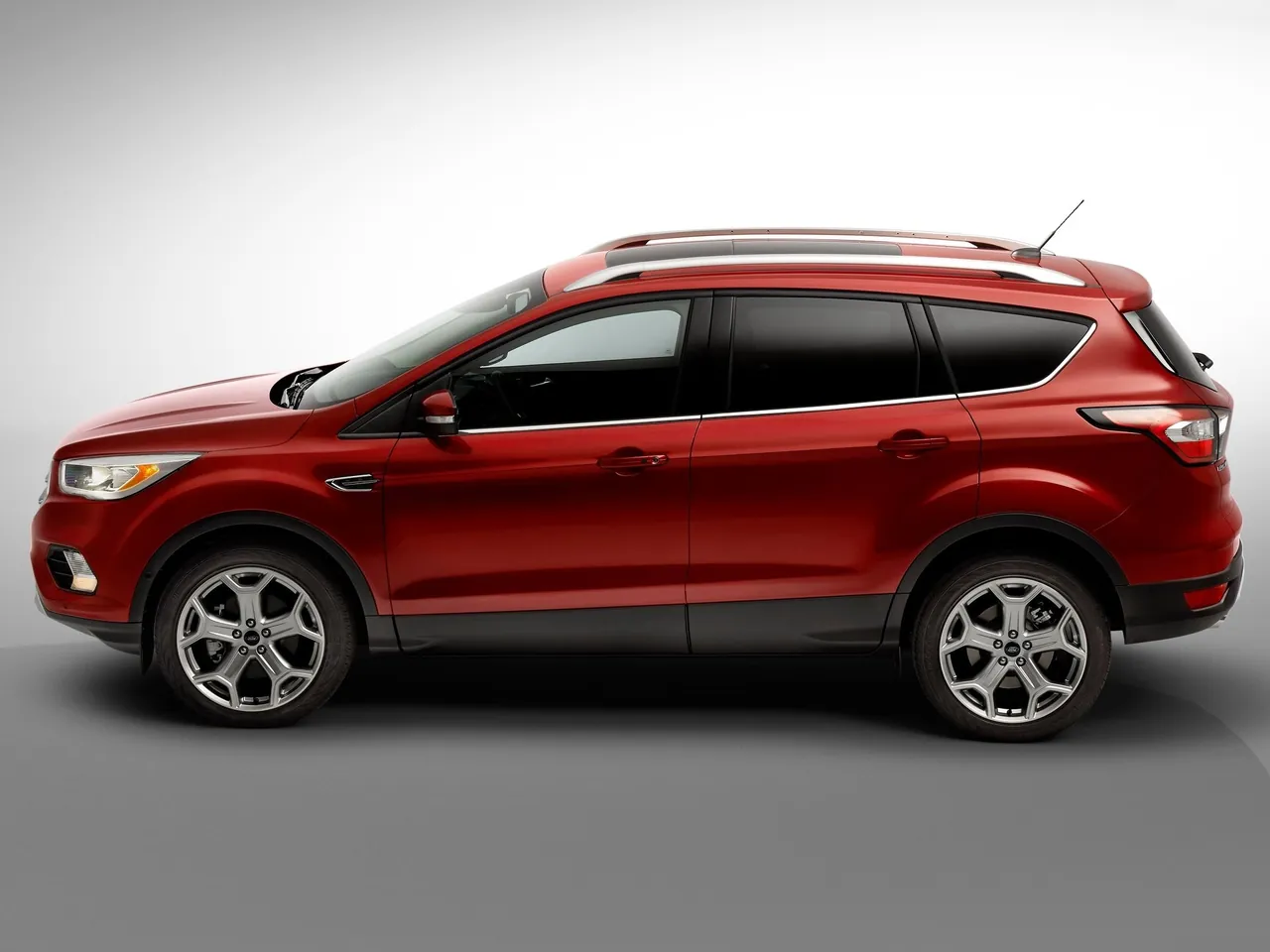 Ford Escape (2017) – boční profil