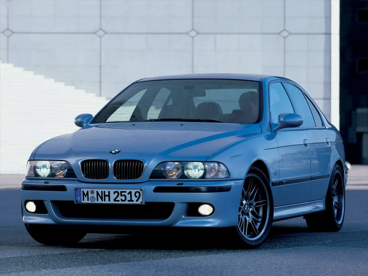 BMW M5 (2001)