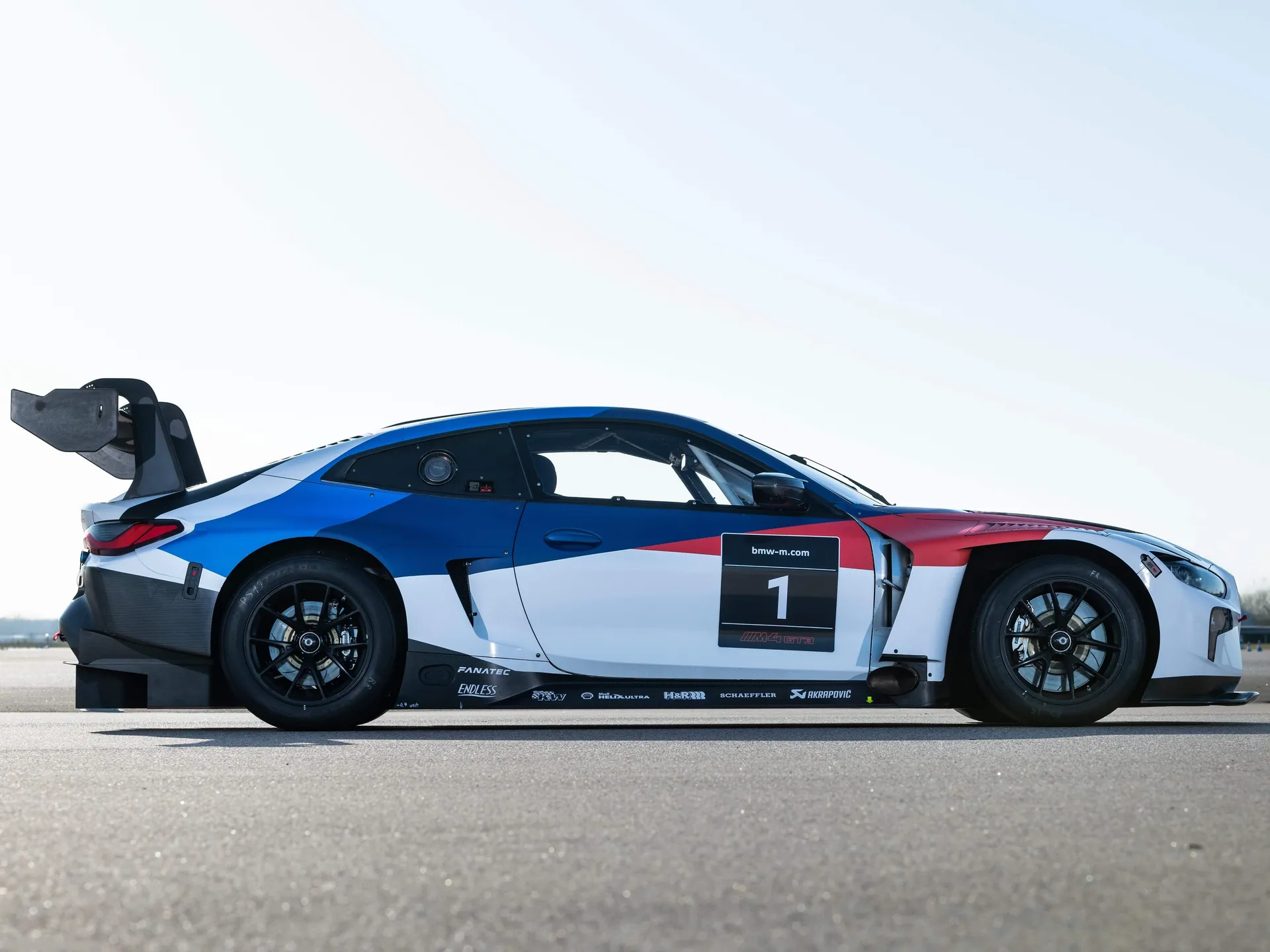 BMW M4 GT3 (2022) – boční profil