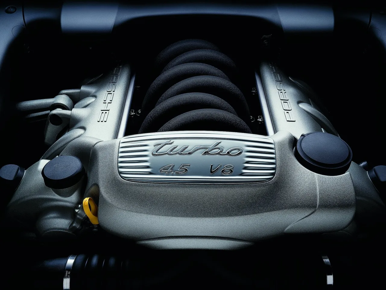 Porsche Cayenne Turbo (2004) - Engine Bay