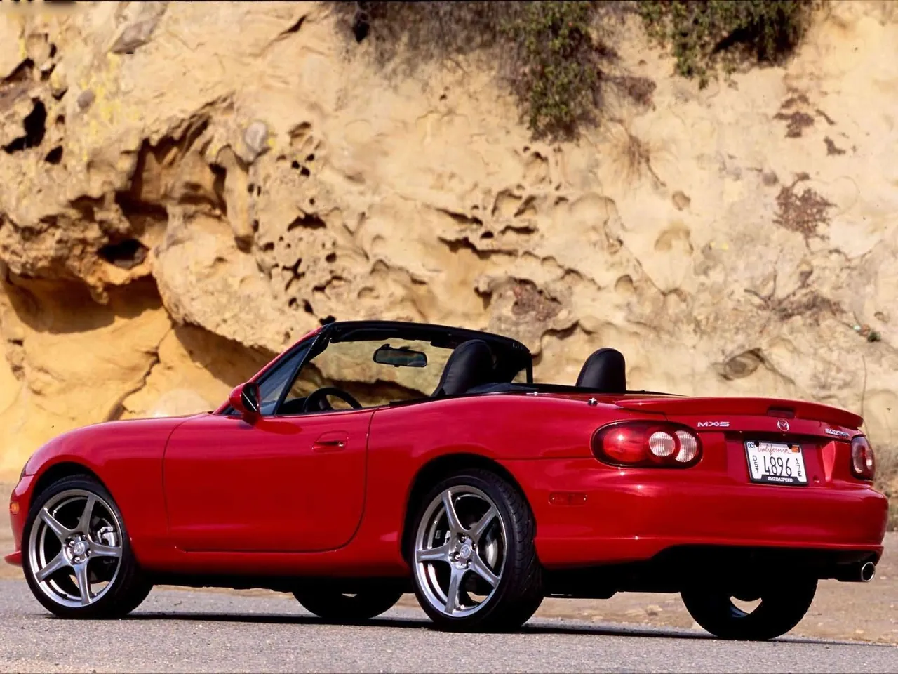 Mazda MazdaSpeed MX5 (2004) – zadní tříčtvrteční pohled