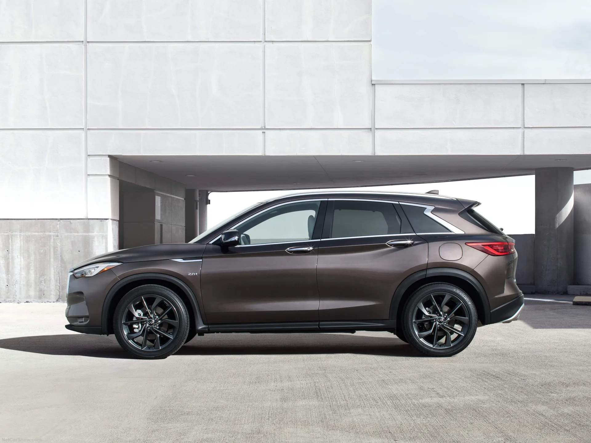 Infiniti QX50 (2019) – boční profil