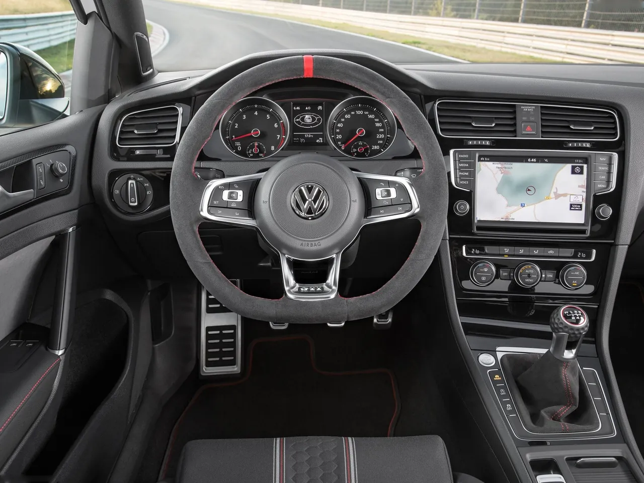 Volkswagen Golf GTI Clubsport (2016) - Interior