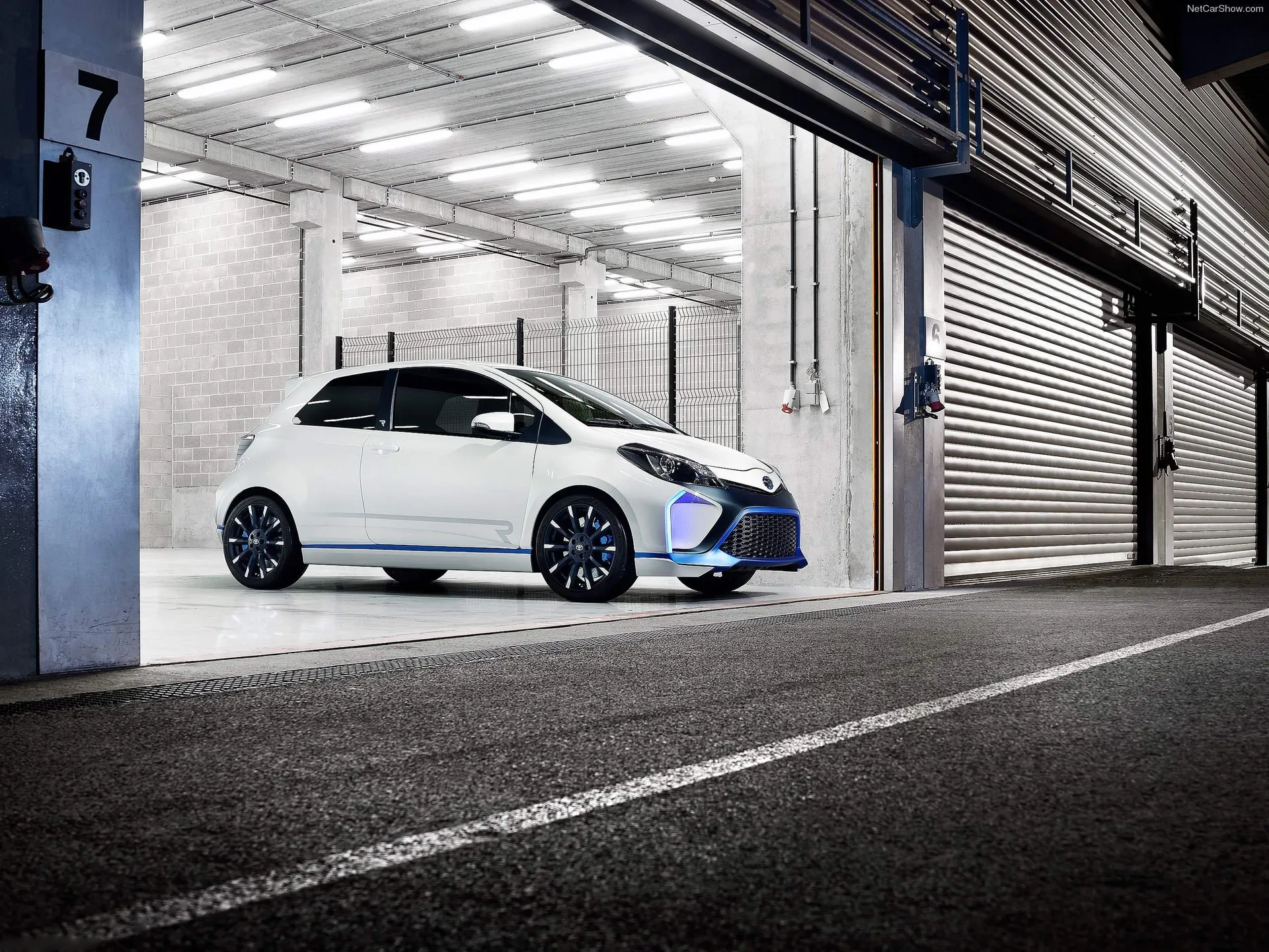 Toyota Yaris Hybrid-R Concept (2013)