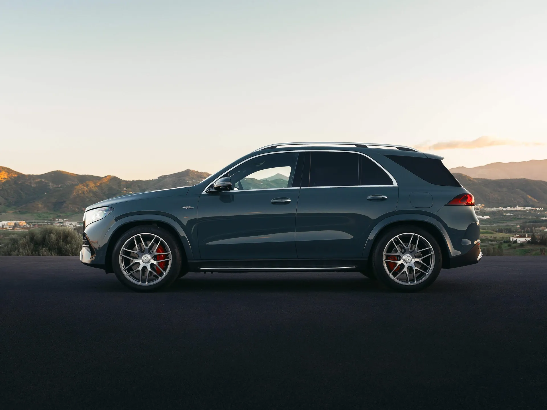 Mercedes-Benz GLE53 AMG Hybrid (2027) – boční profil