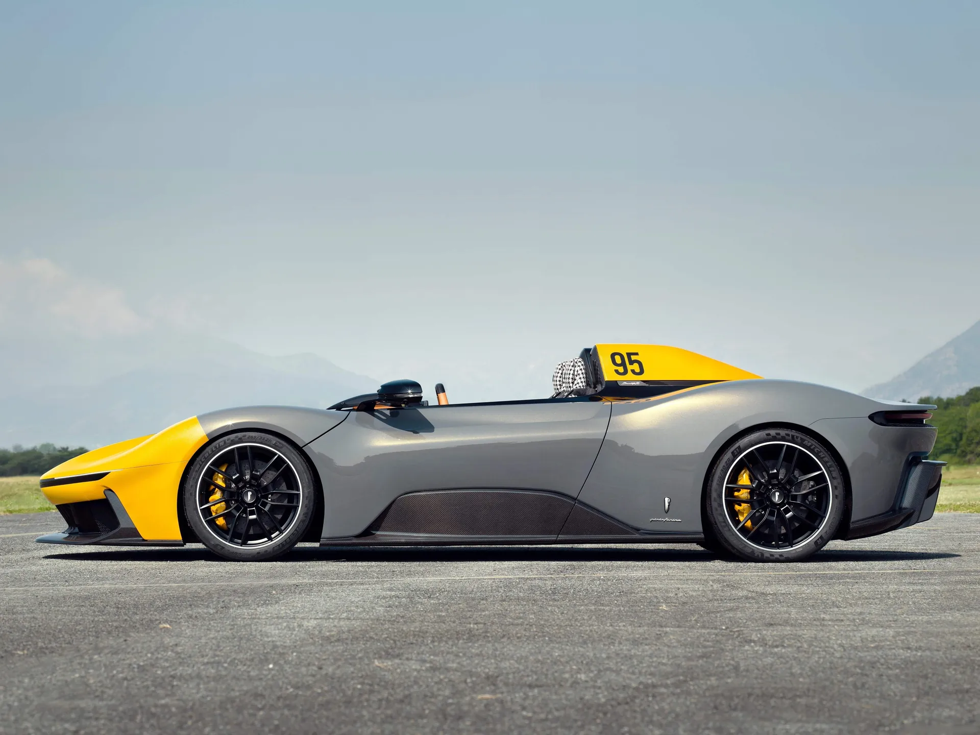 Pininfarina B95 (2025) – boční profil