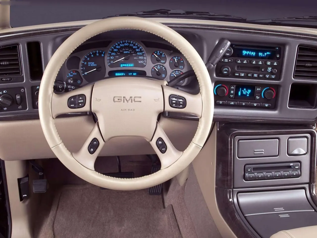 GMC Sierra Denali 1500 Crew Cab (2005) – interiér