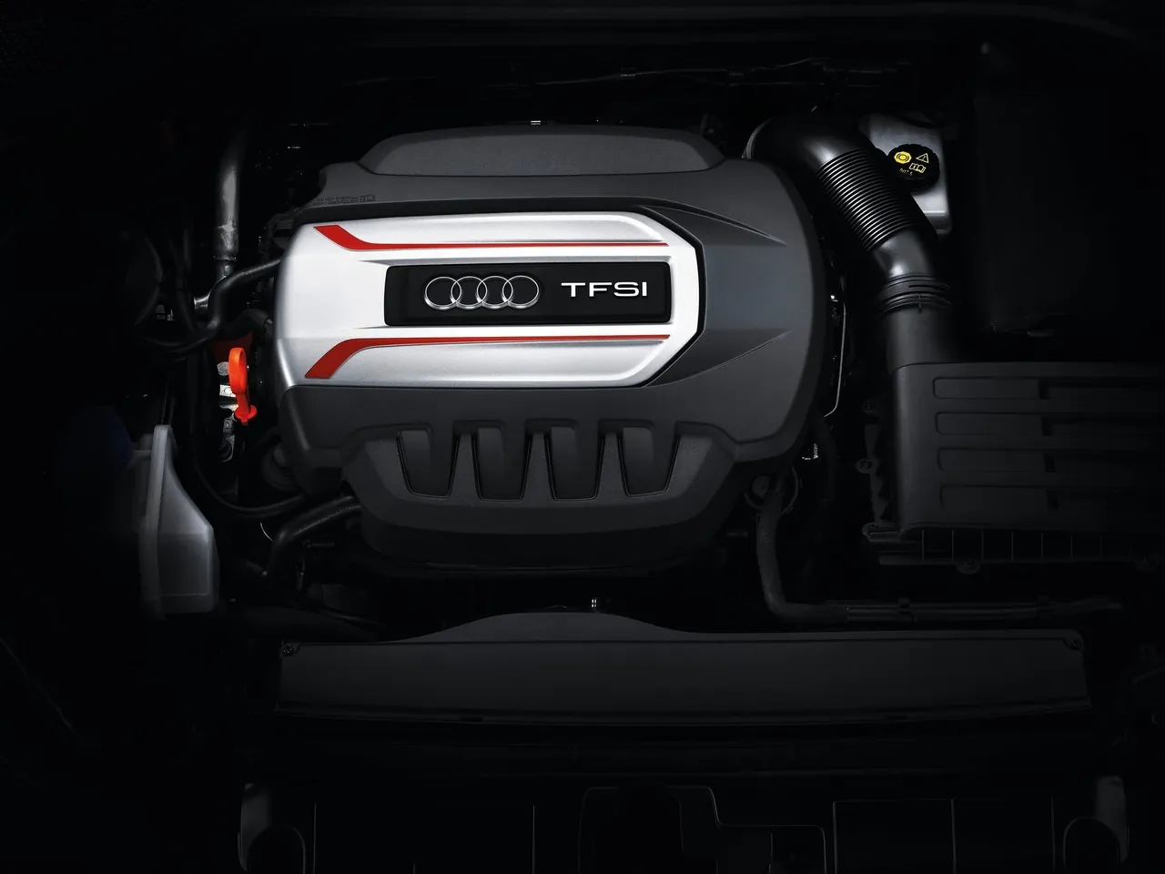 Audi S3 (2014) – motorový prostor