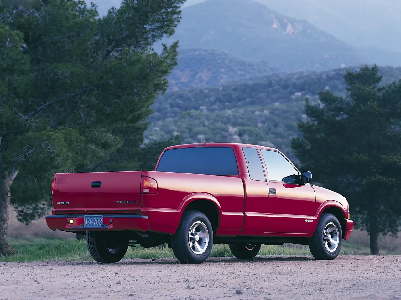 Chevrolet S-10 (2001) – zadní tříčtvrteční pohled