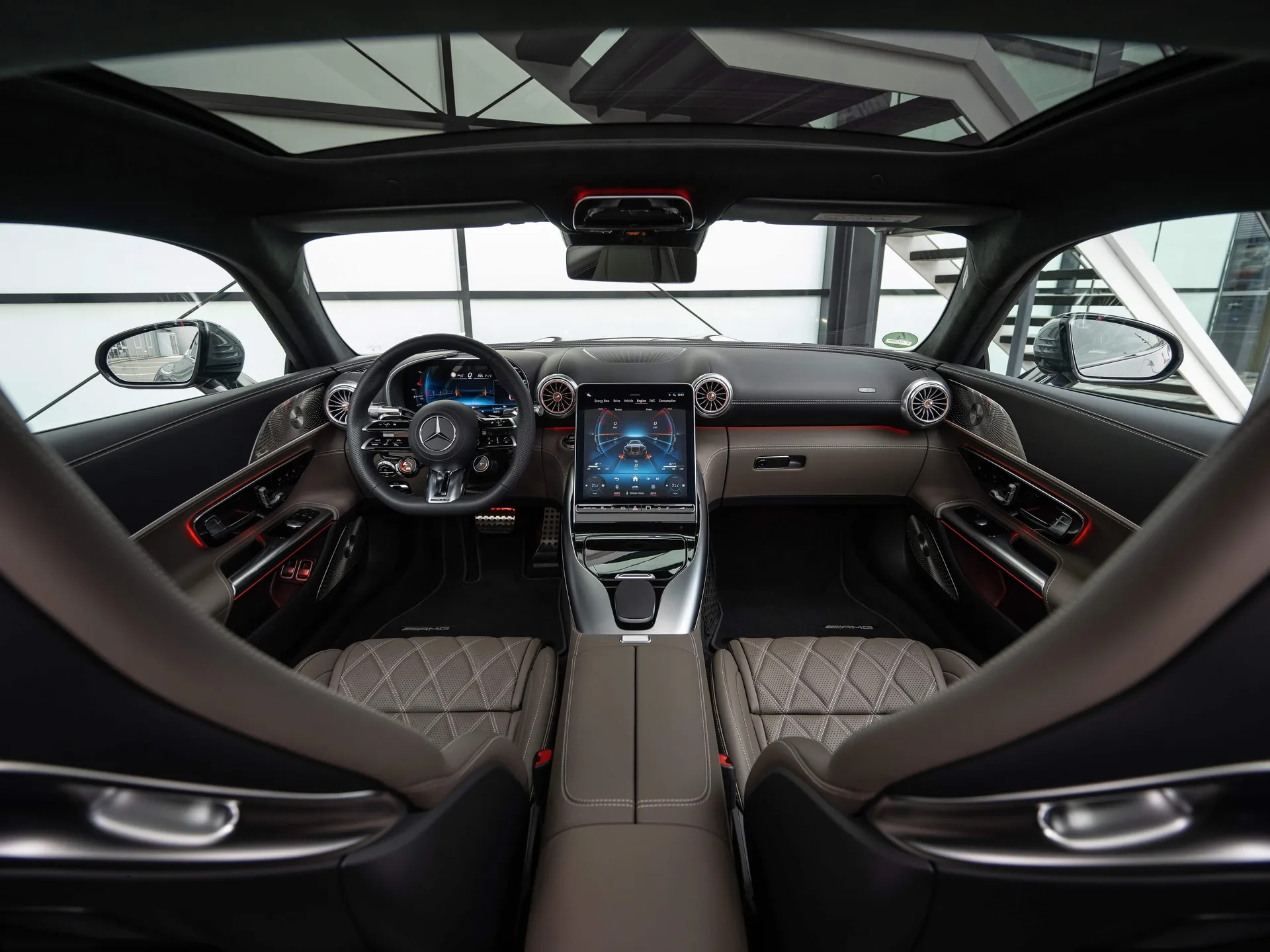 Mercedes-Benz AMG GT63 S E Performance (2025) – interiér