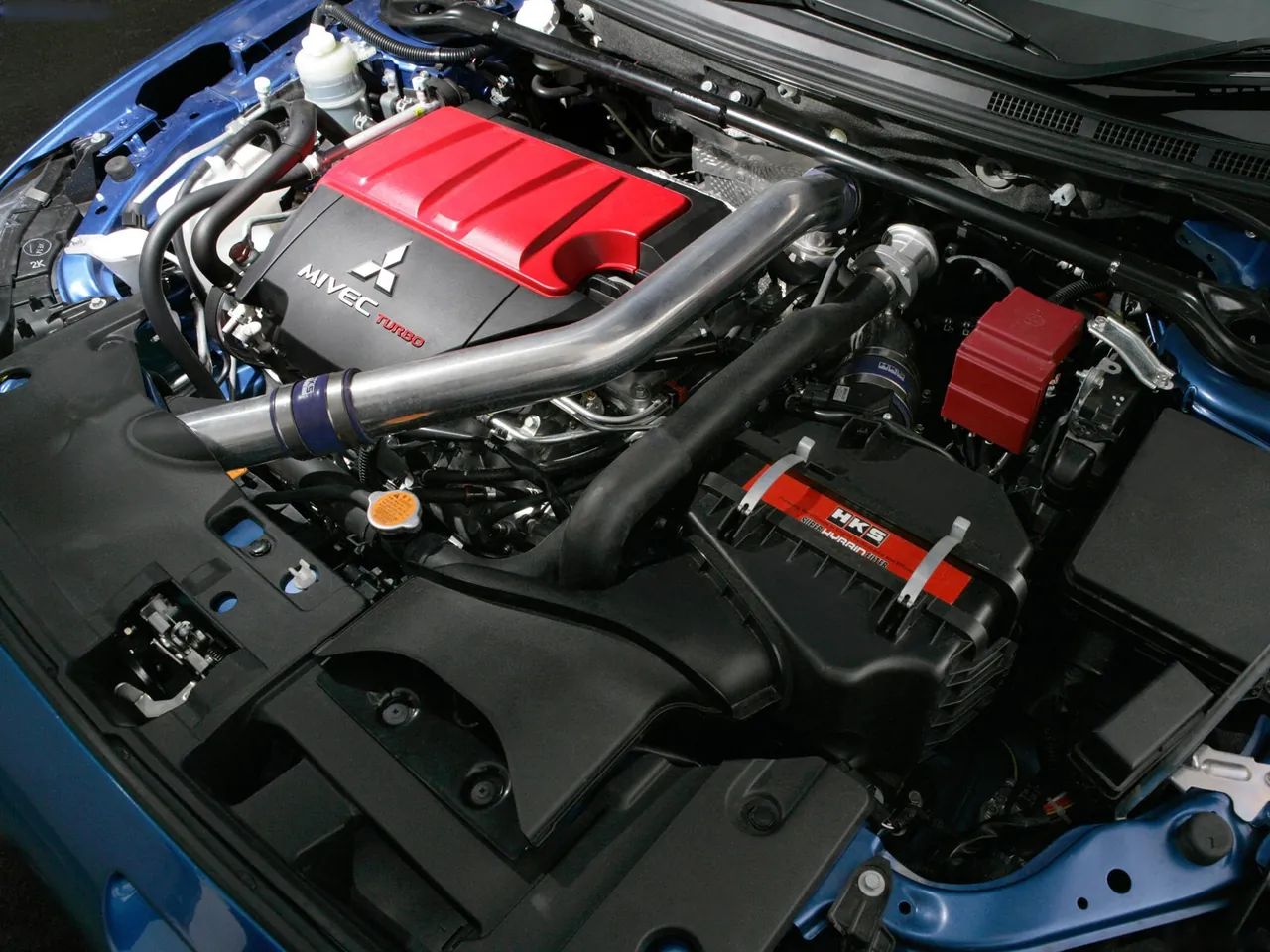 Mitsubishi Lancer Evolution X FQ-400 (2010) – motorový prostor
