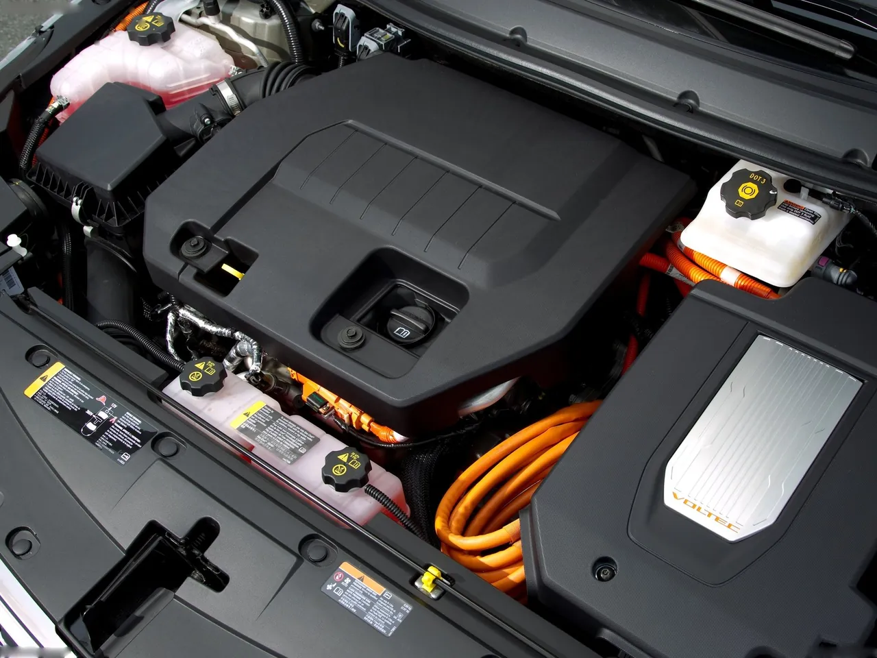 Chevrolet Volt (2011) – motorový prostor