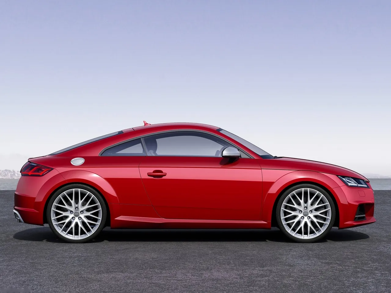 Audi TTS Coupe (2015) – boční profil