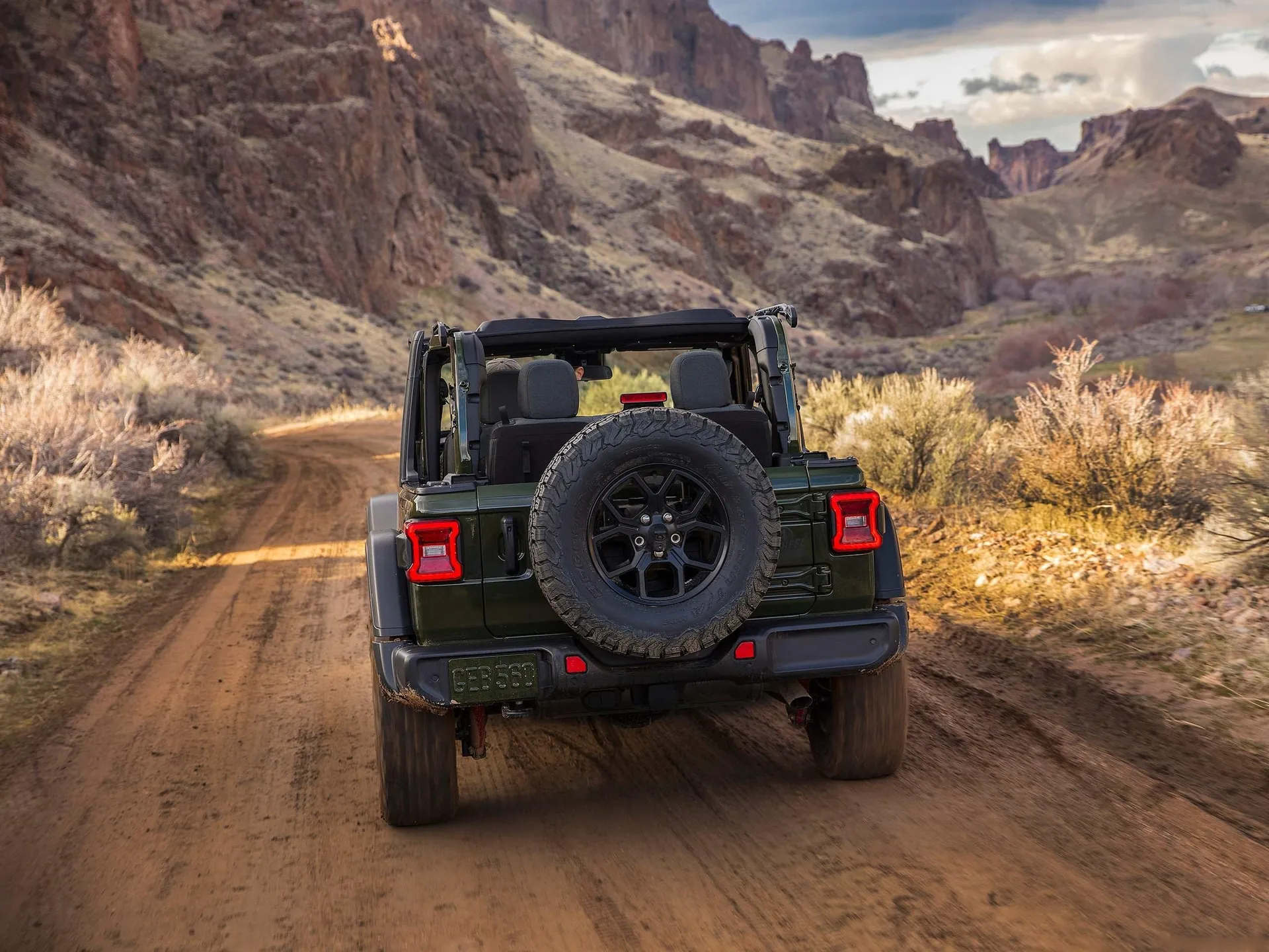 Jeep Wrangler Willys (2024) – zezadu