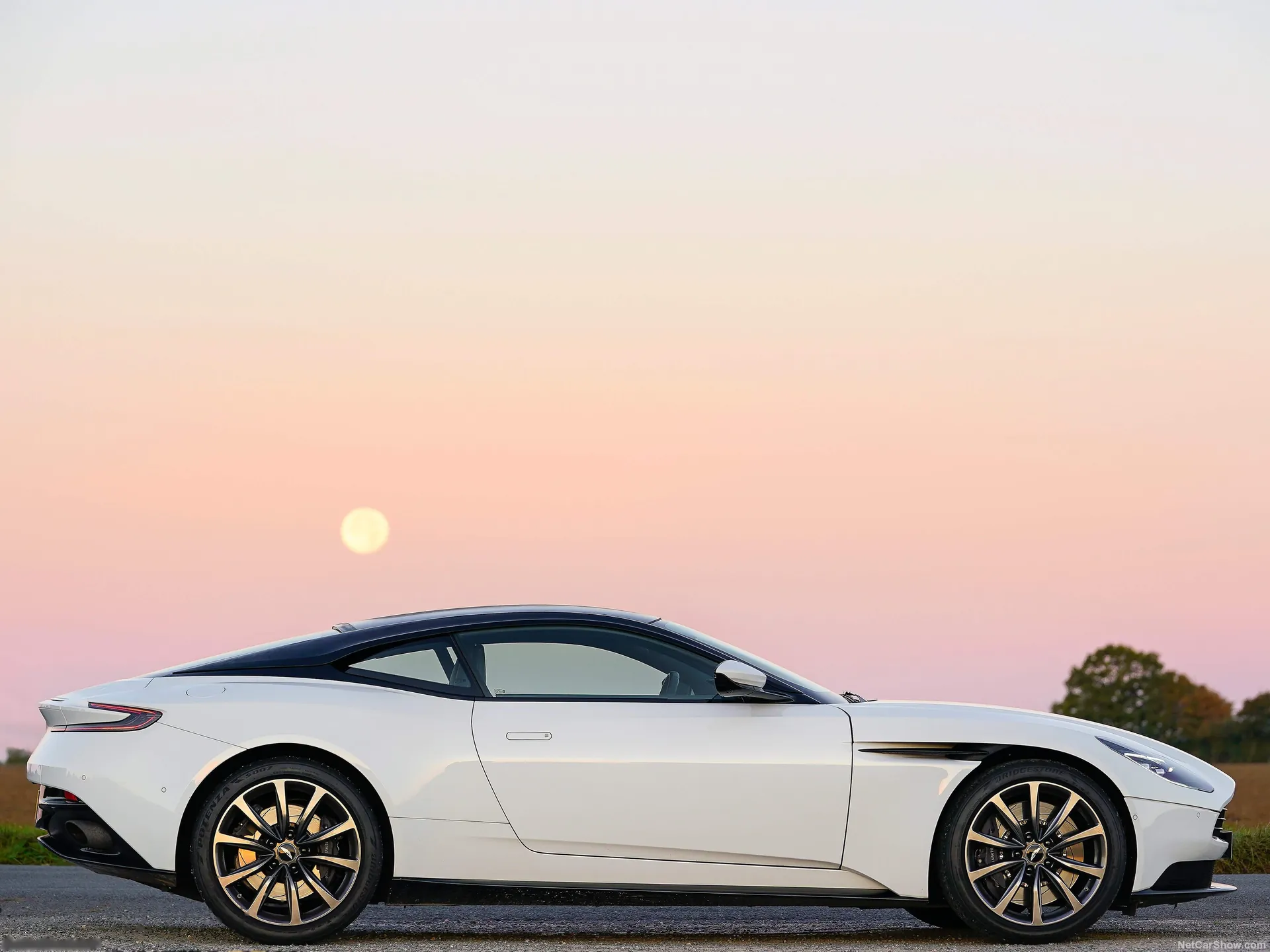 Aston Martin DB11 V8 (2018) - Side Profile