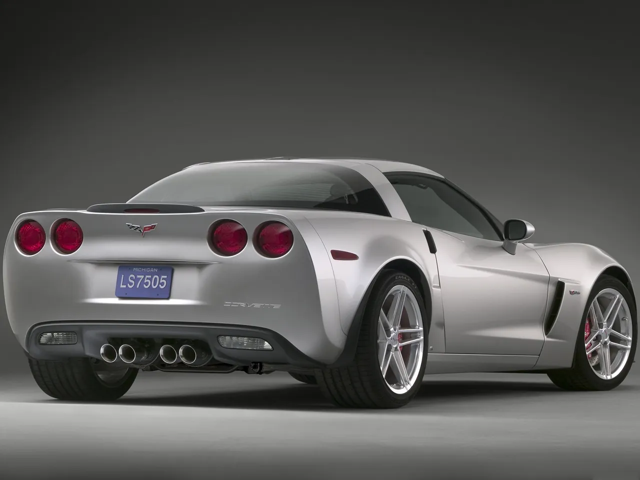Chevrolet Corvette Z06 (2006) – zadní tříčtvrteční pohled