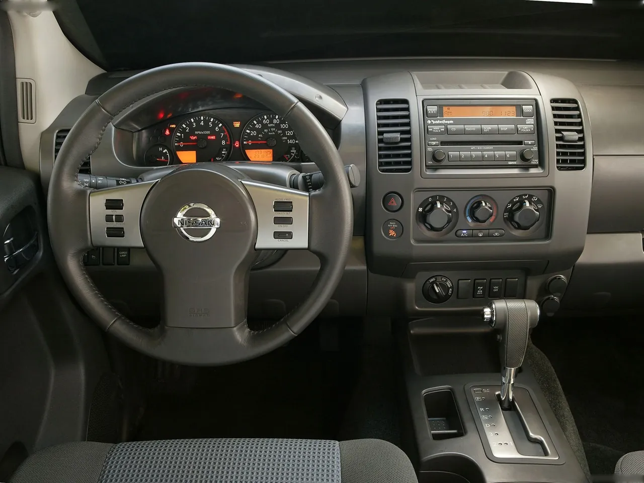 Nismo Nissan Frontier Crew Cab (2005) – interiér