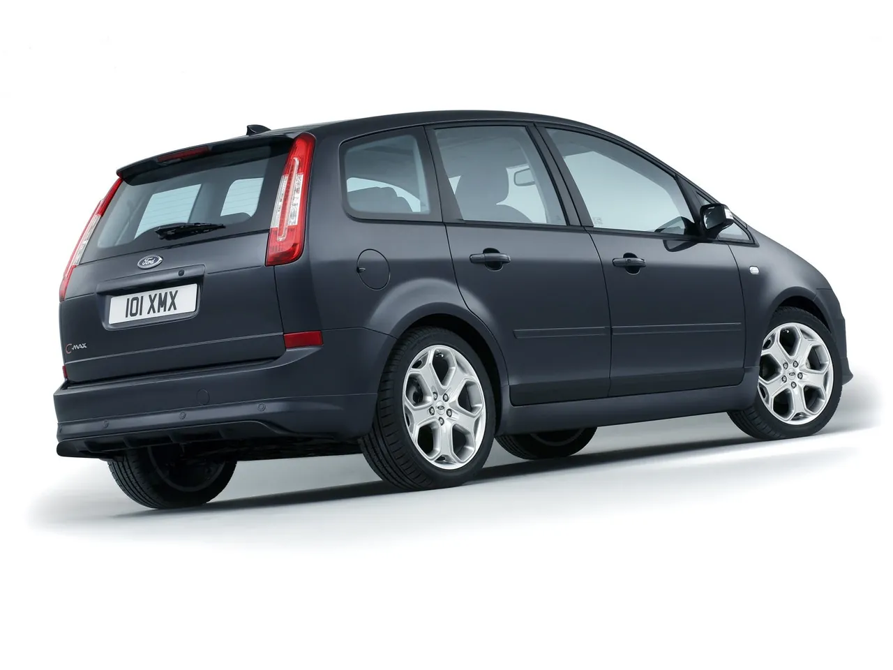 Ford C-MAX (2007) – zadní tříčtvrteční pohled
