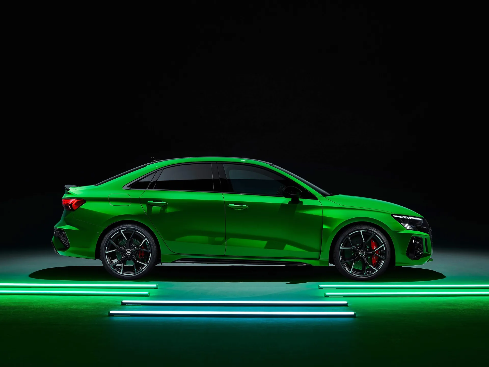 Audi RS3 Sedan (2022) – boční profil