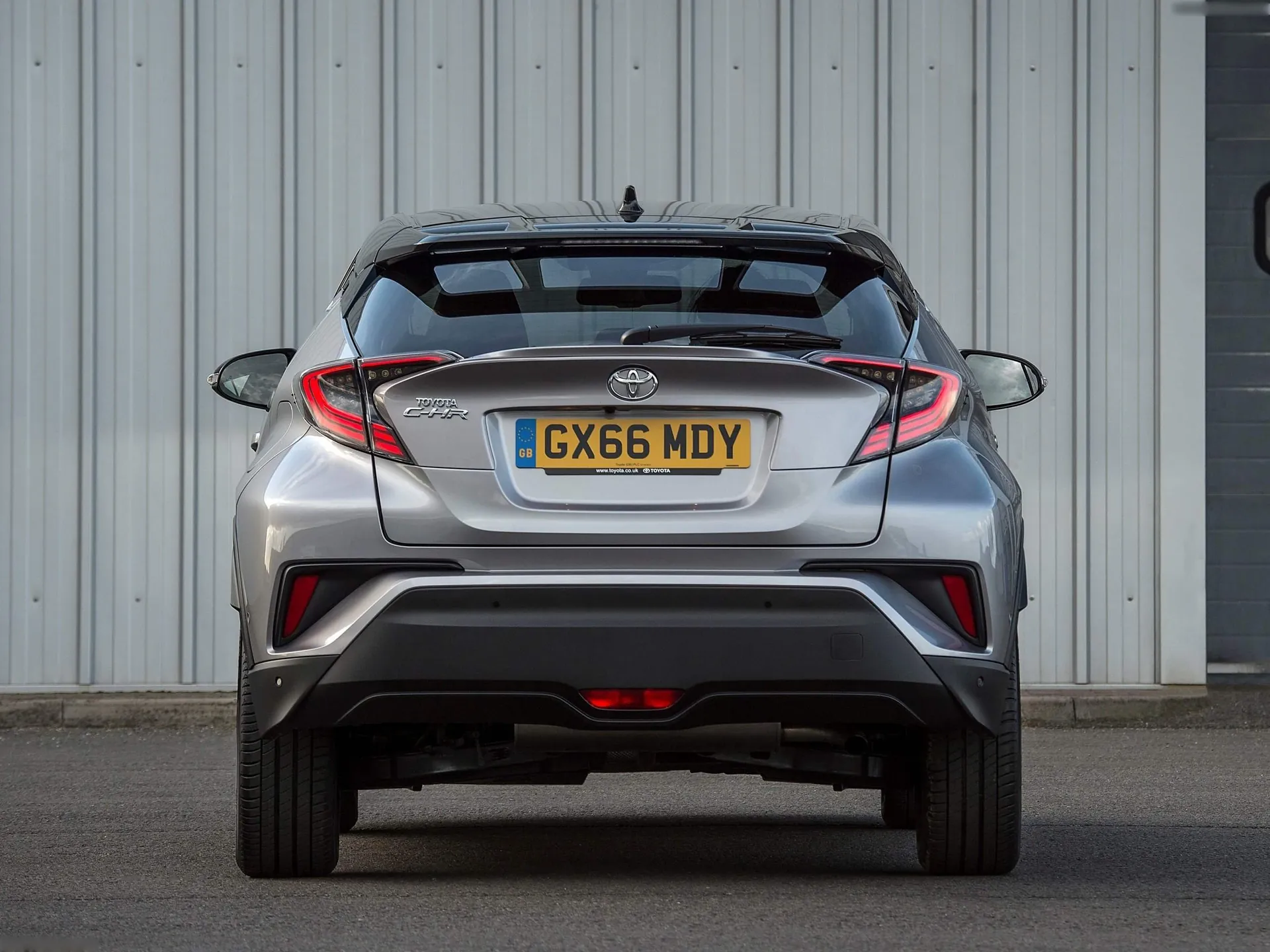Toyota C-HR (2017) - Rear