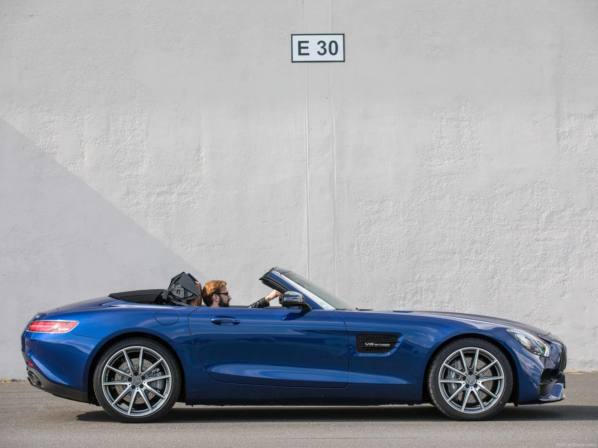 Mercedes-Benz AMG GT Roadster (2017) - Side Profile
