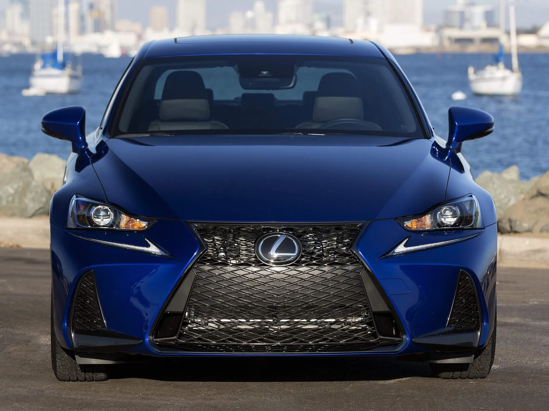 Lexus IS (2017) – zepředu