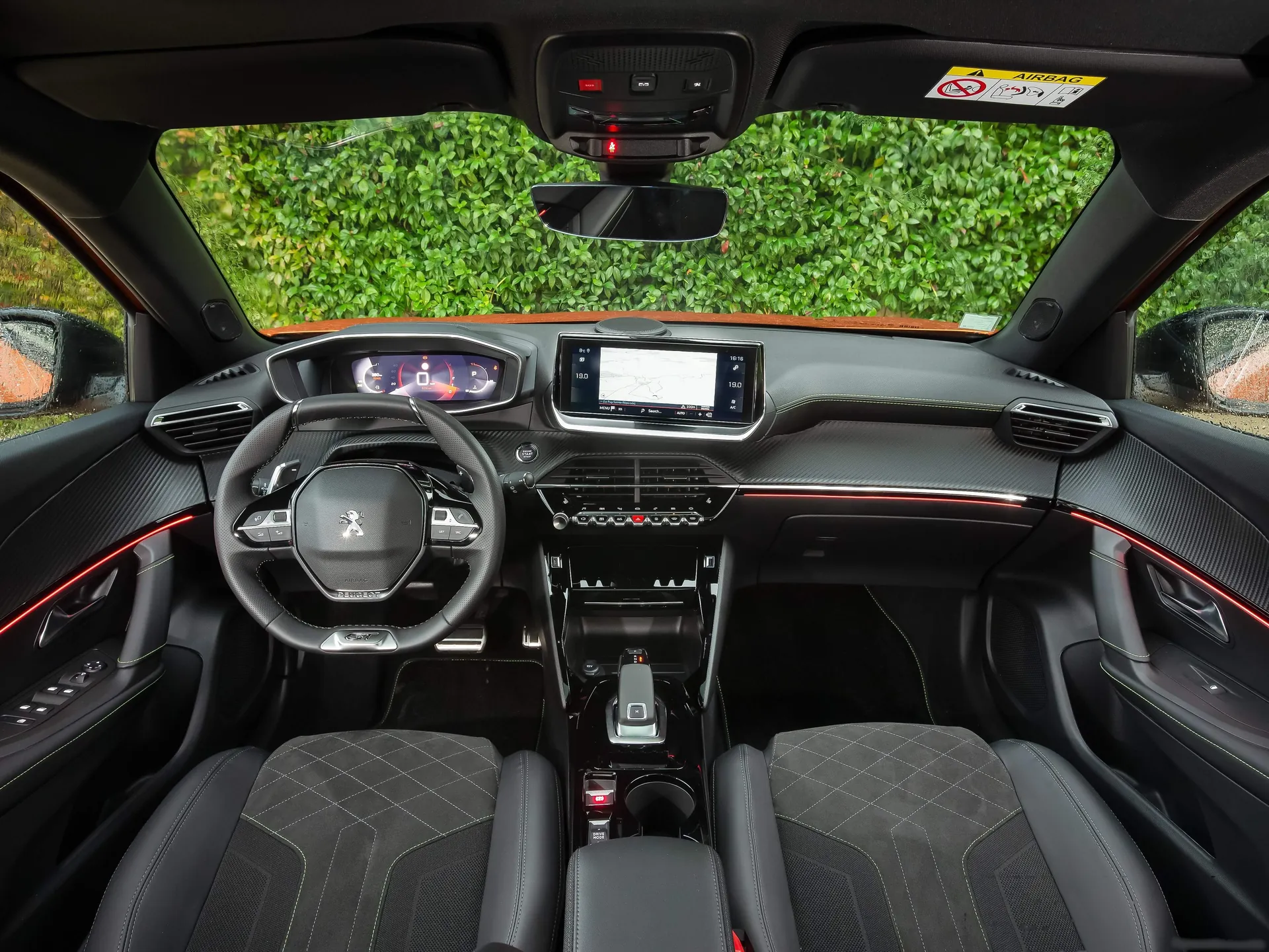 Peugeot 2008 (2020) – interiér