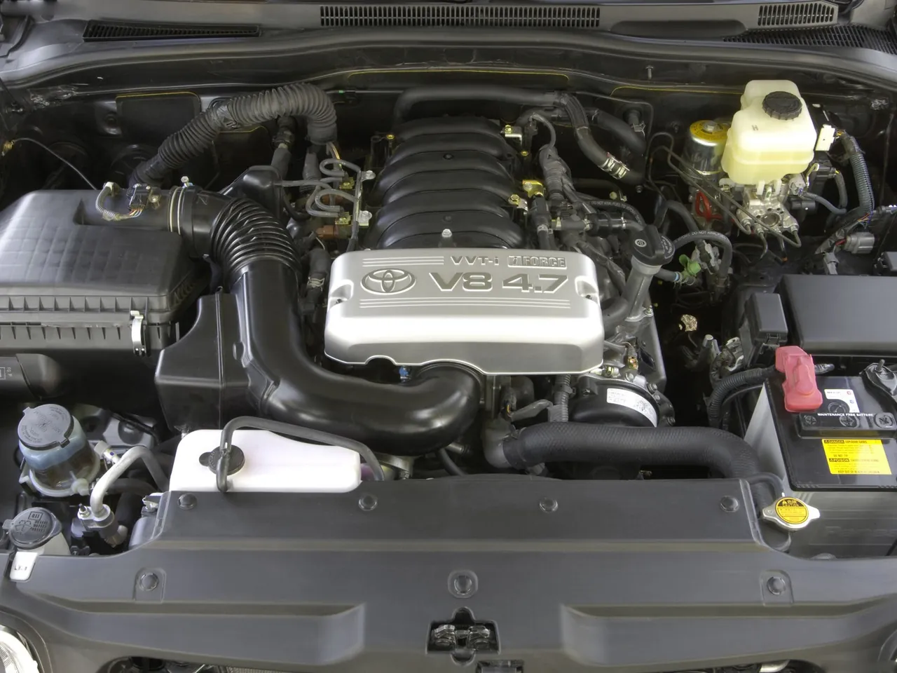 Toyota 4Runner (2009) - Engine Bay