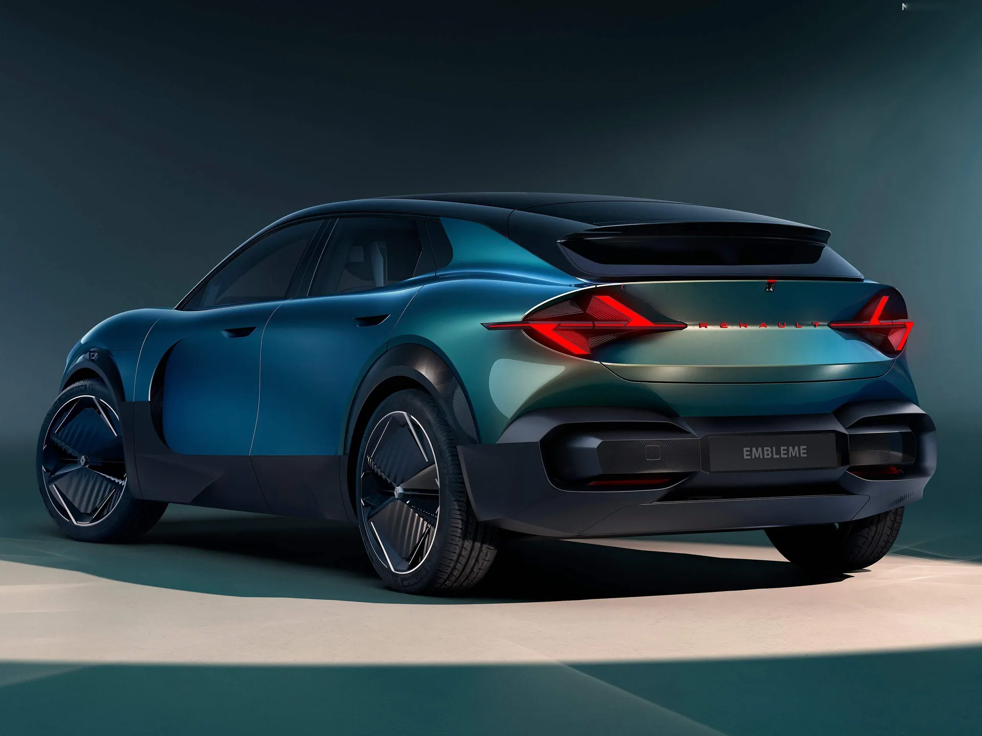 Renault Embleme Concept (2024) – zadní tříčtvrteční pohled