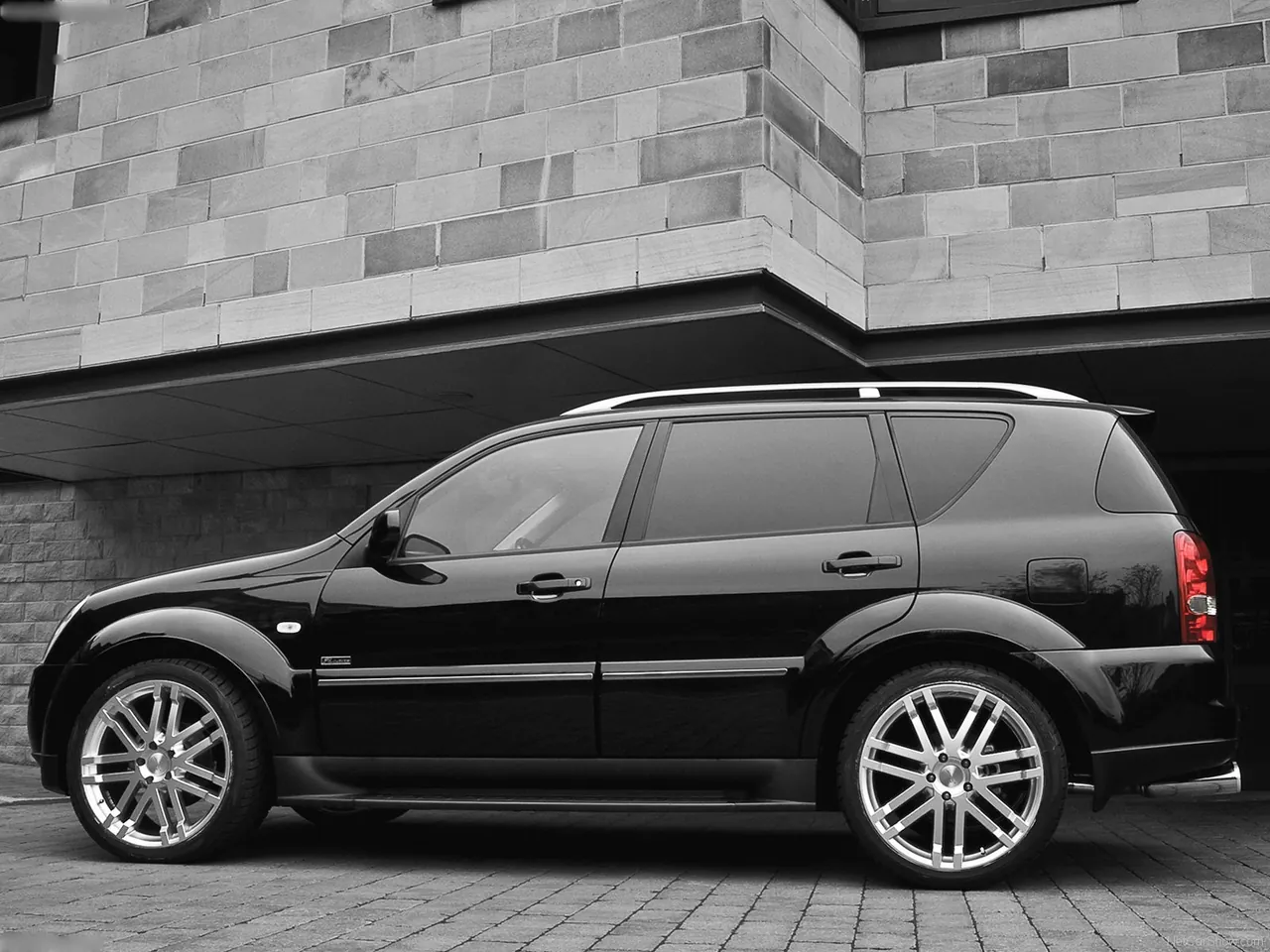 SsangYong Rexton R-Line (2009) – boční profil