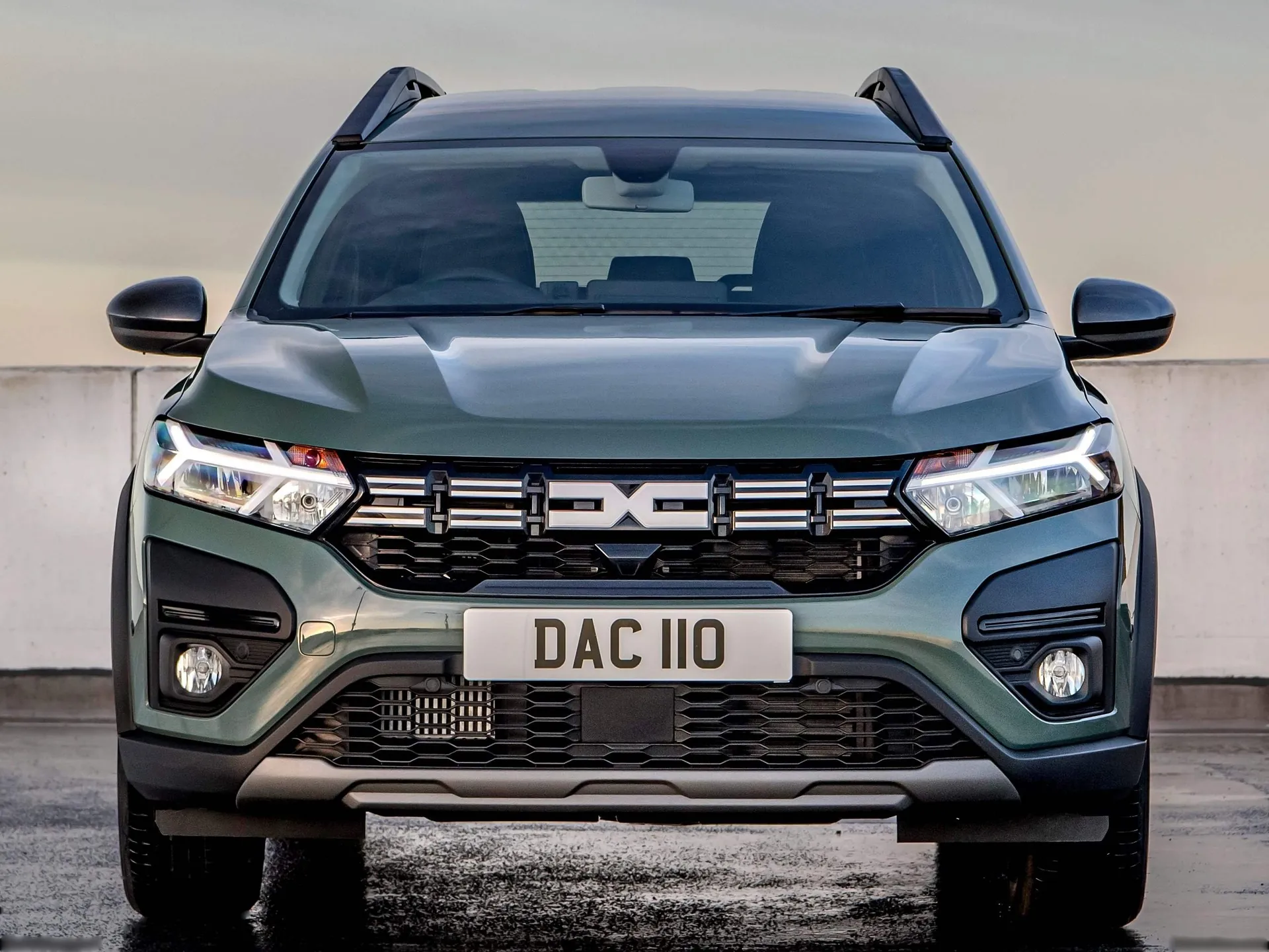 Dacia Jogger [UK] (2023) – zepředu