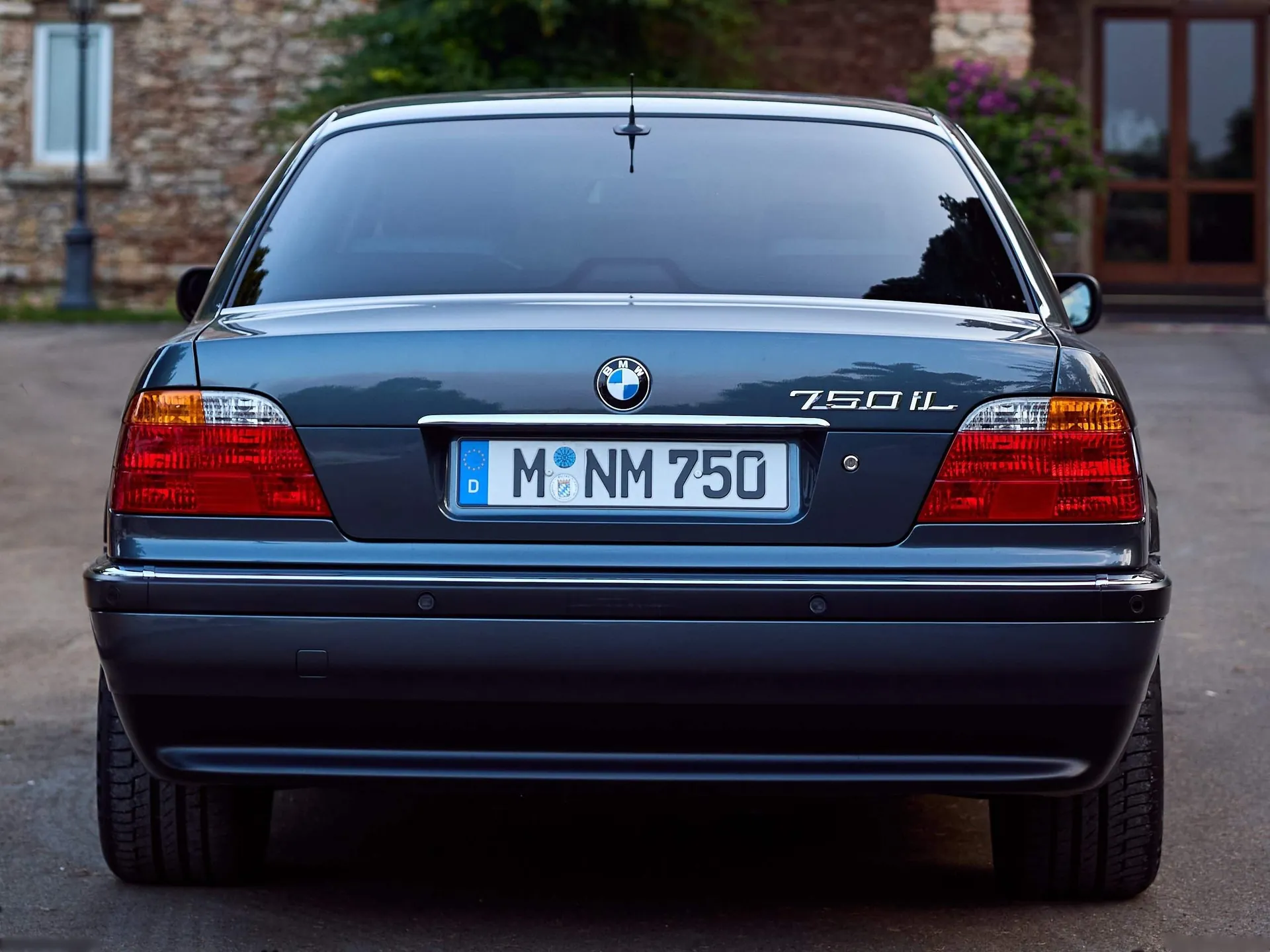 BMW 750iL (1999) – zezadu