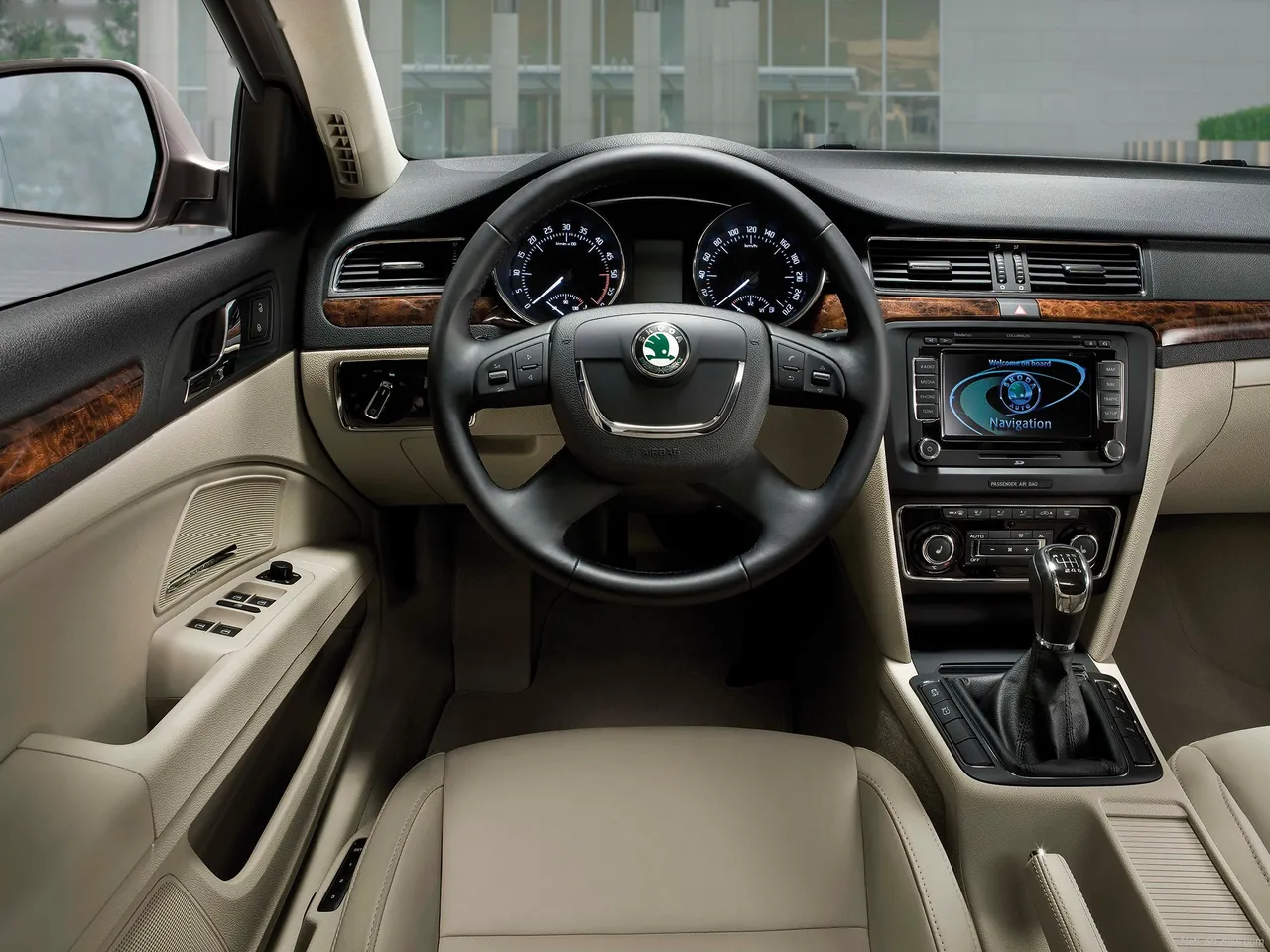 Skoda Superb Combi (2010) – interiér