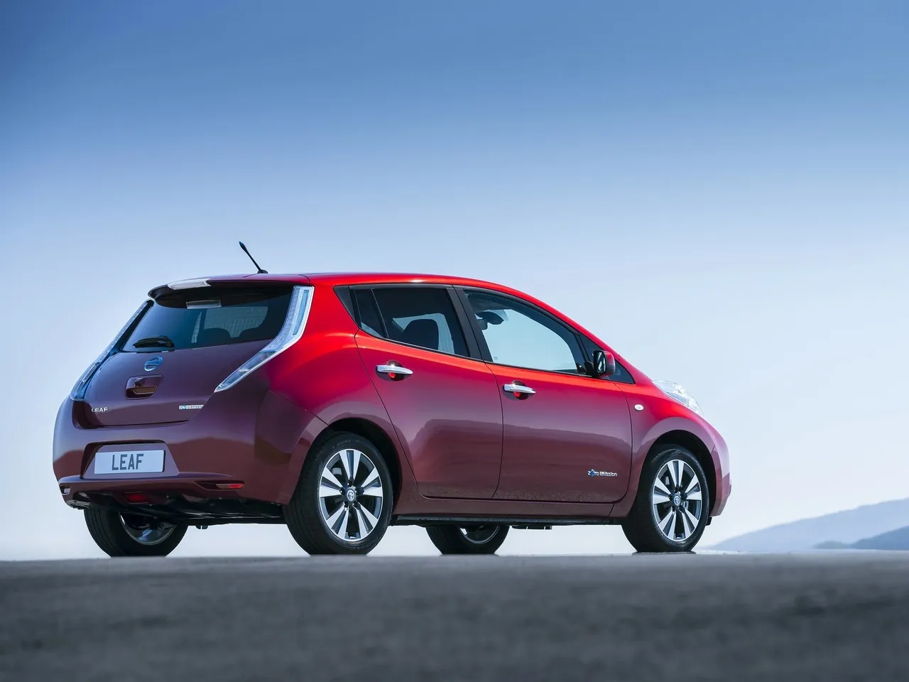 Nissan Leaf (2014) - Rear Three-Quarter