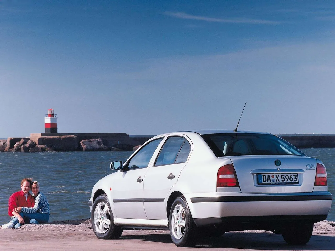 Skoda Octavia SLX (1998) – zadní tříčtvrteční pohled