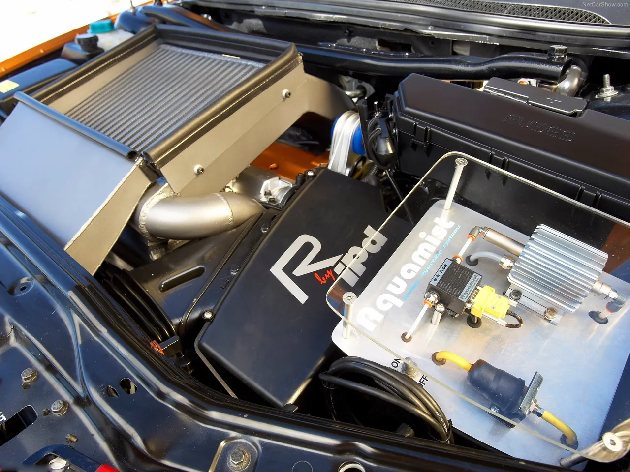Volvo XC70 AT Concept (2005) – motorový prostor