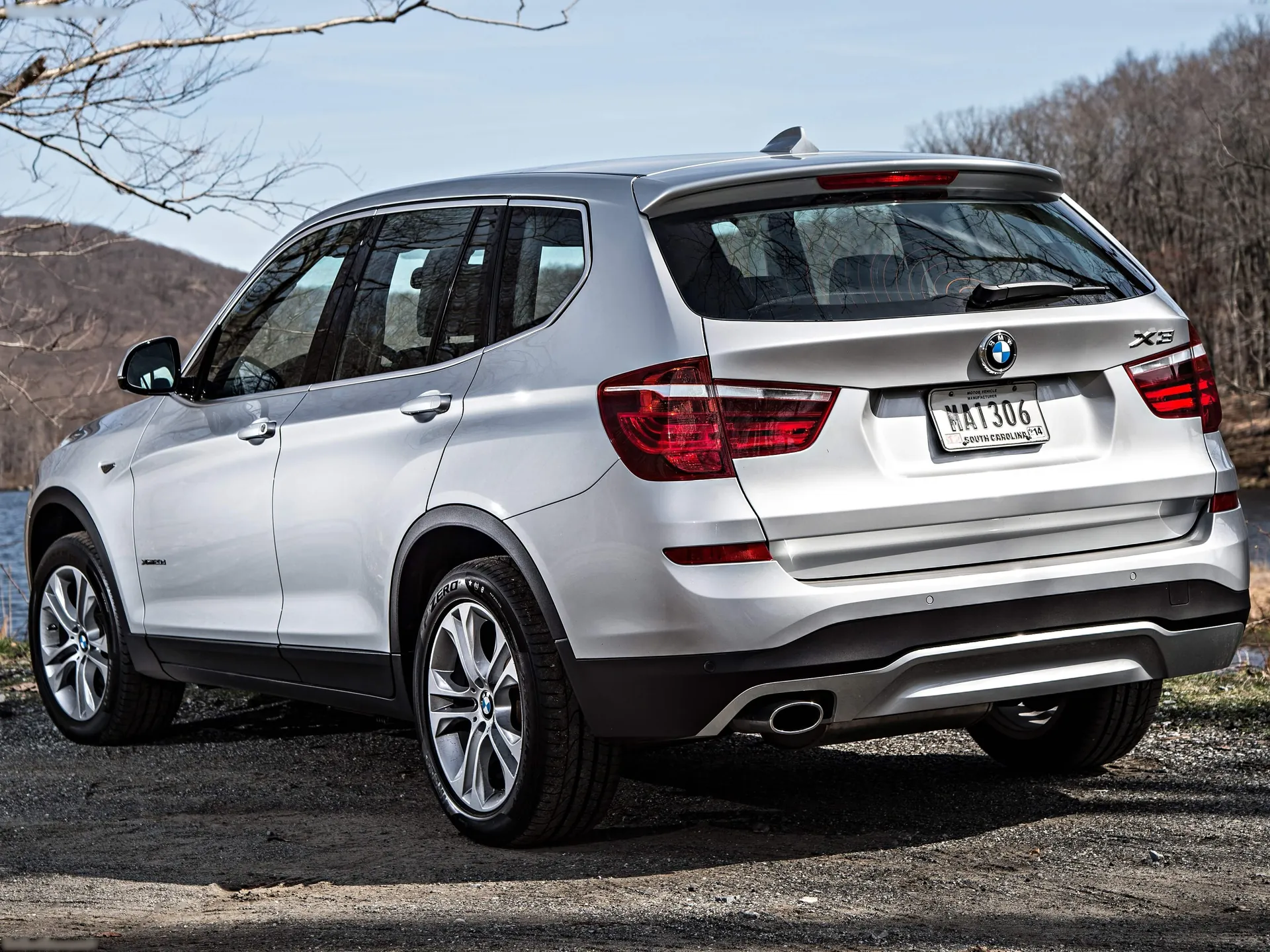 BMW X3 (2015) – zadní tříčtvrteční pohled