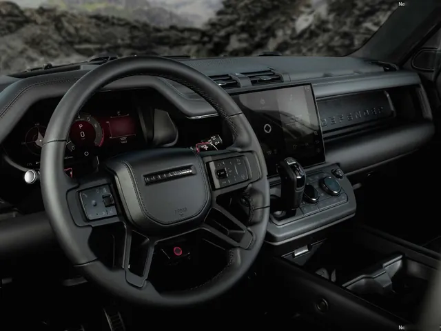 Land Rover Defender Octa Black (2026)