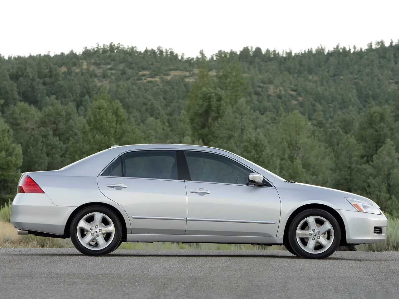 Honda Accord Sedan EX-L (2007) – boční profil