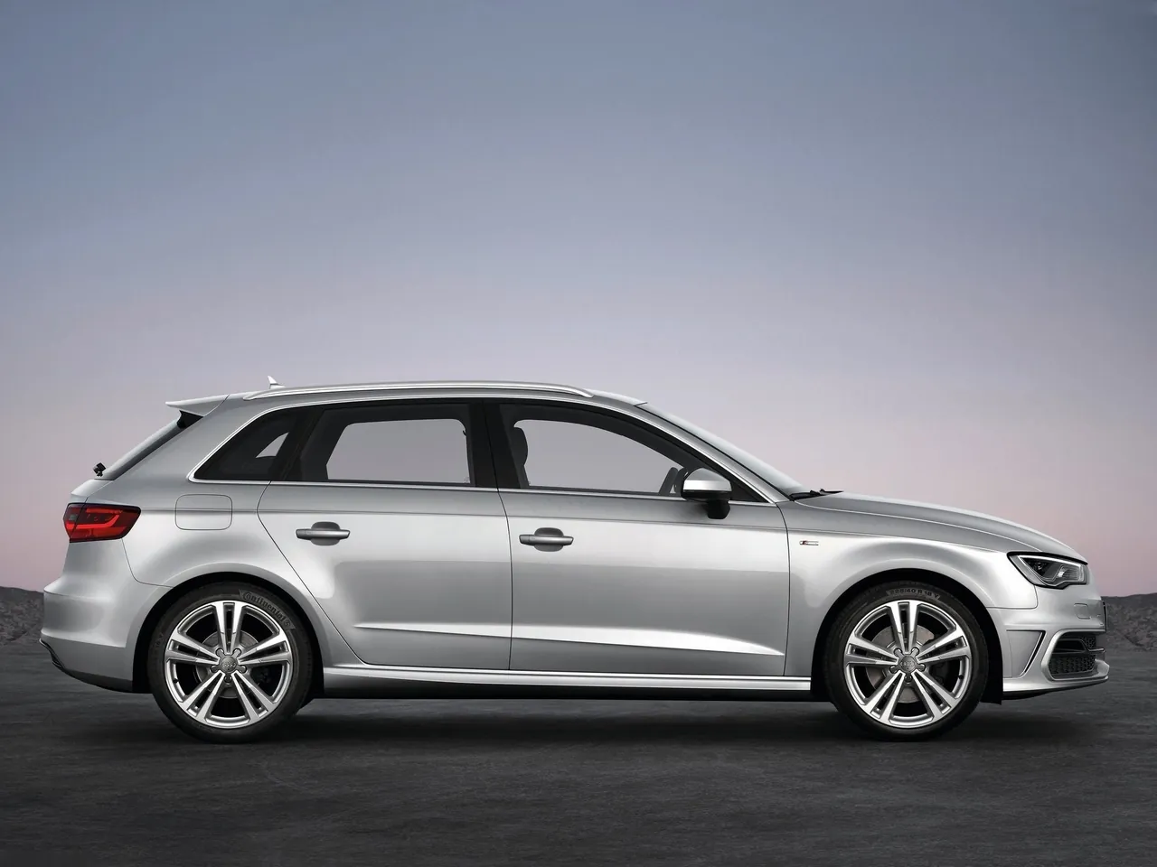 Audi A3 Sportback S-Line (2014) – boční profil