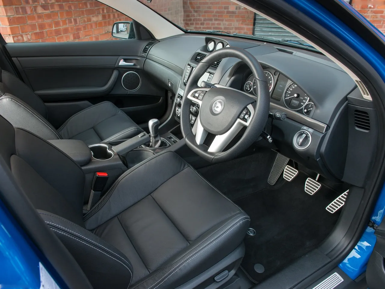 Vauxhall VXR8 Tourer (2013) – interiér