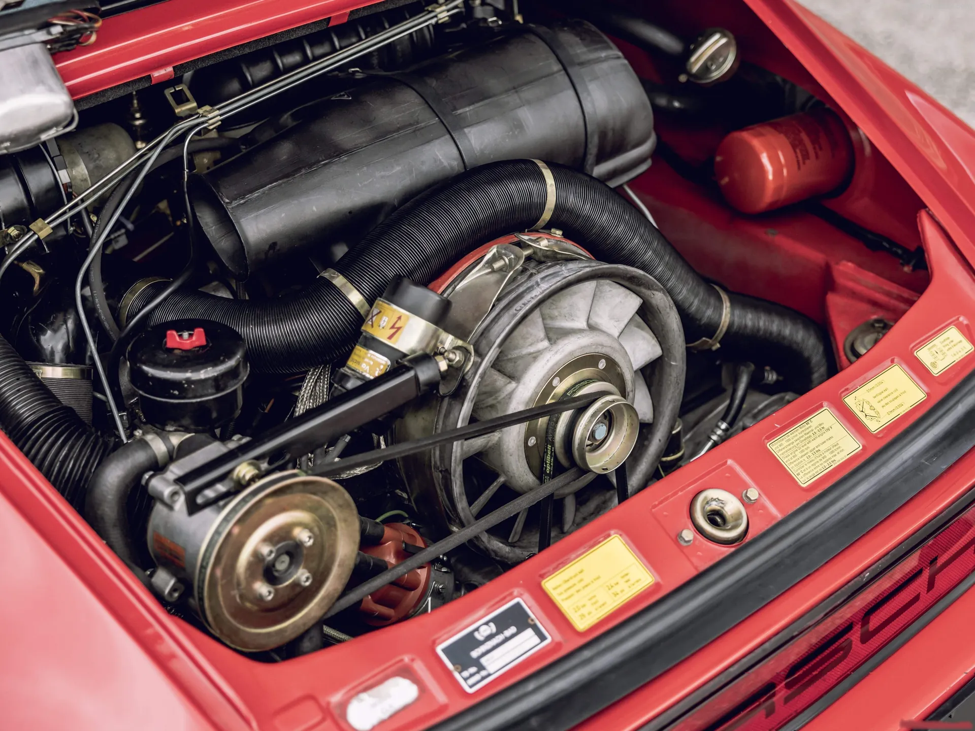 Porsche 911 SC 3.0 Targa (1981) - Engine Bay