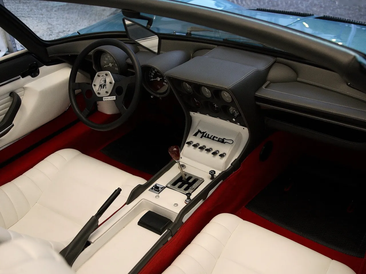 Lamborghini Miura Roadster (1968) – interiér