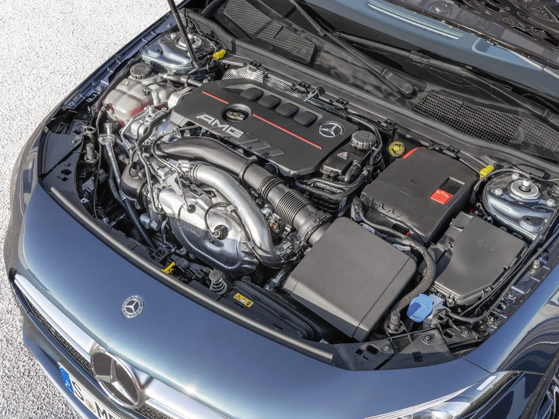 Mercedes-Benz A35 AMG 4Matic Sedan (2020) - Engine Bay