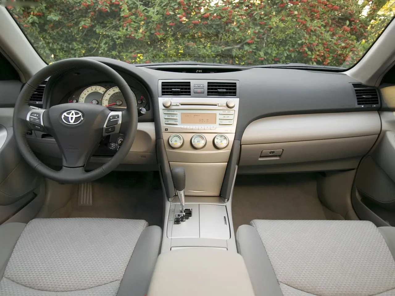 Toyota Camry SE (2007) - Interior