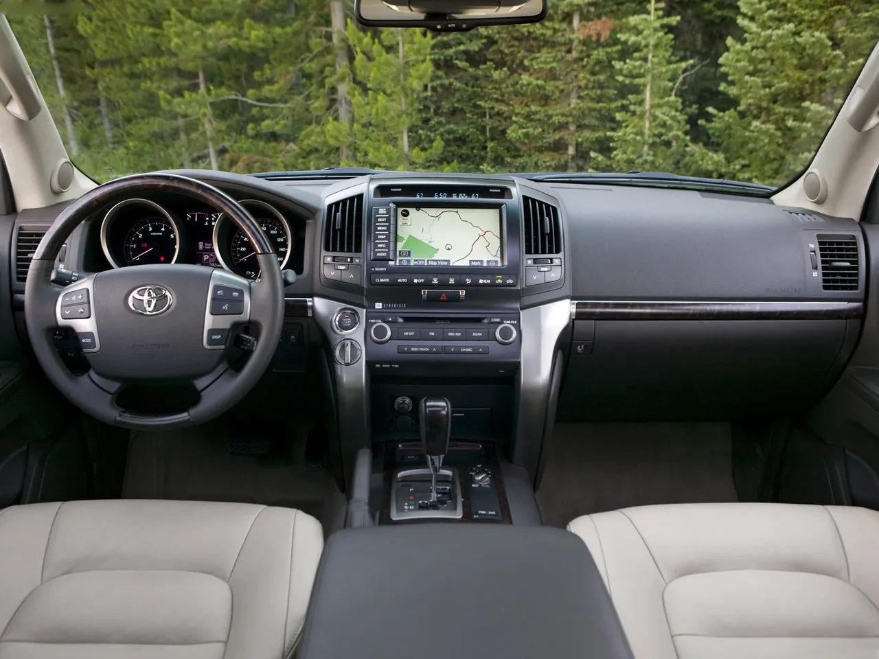 Toyota Land Cruiser (2008) – interiér