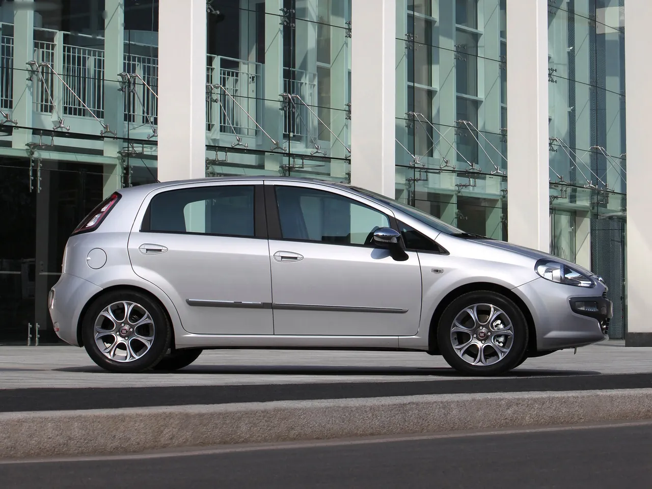 Fiat Punto Evo (2010) – boční profil