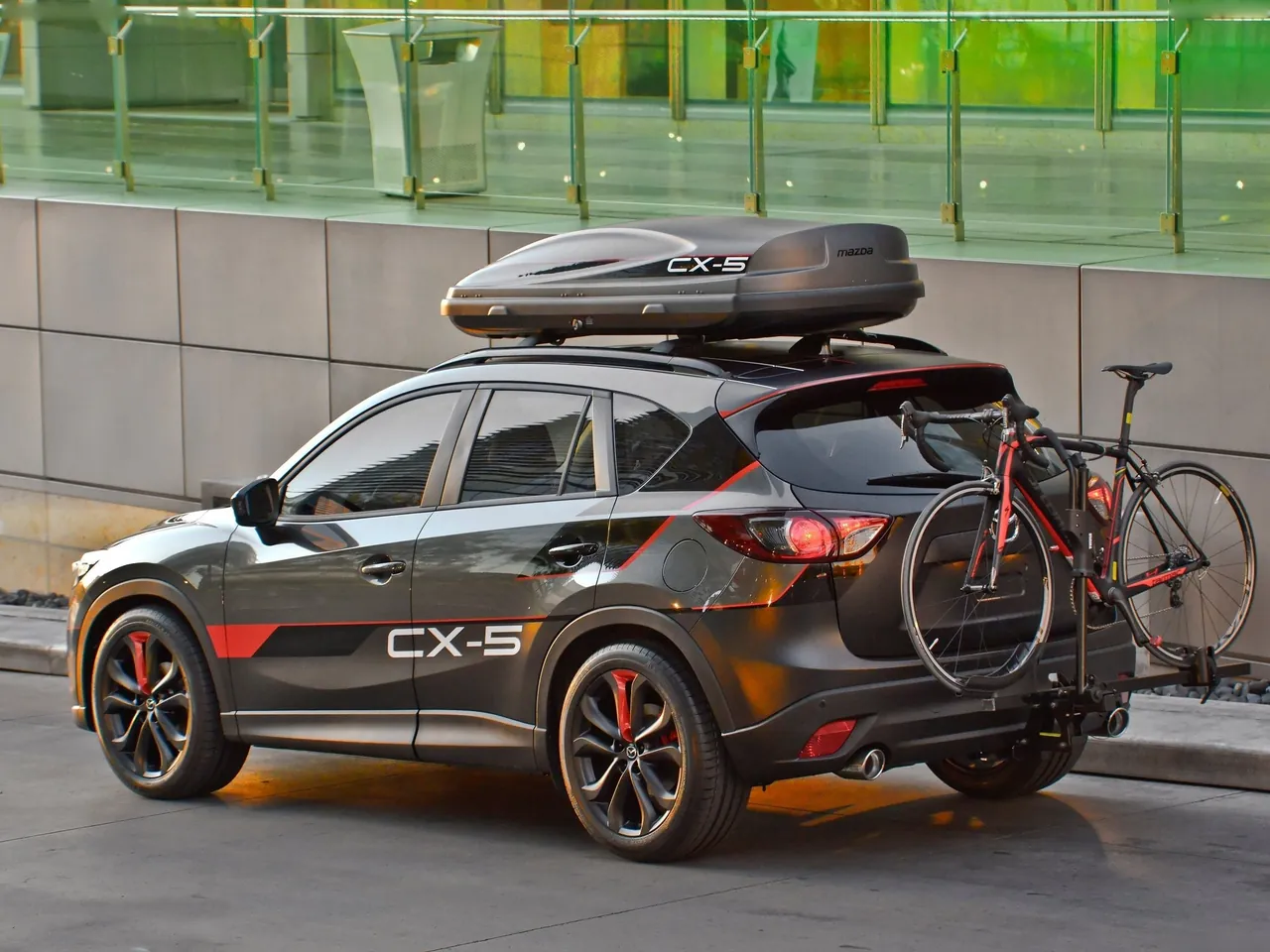 Mazda CX-5 Dempsey Concept (2012) – zadní tříčtvrteční pohled