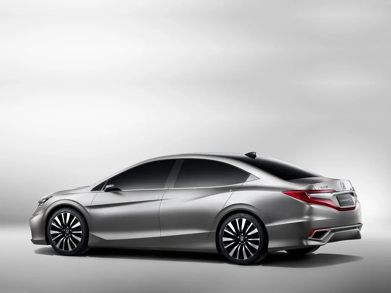 Honda C Concept (2012) – zadní pohled