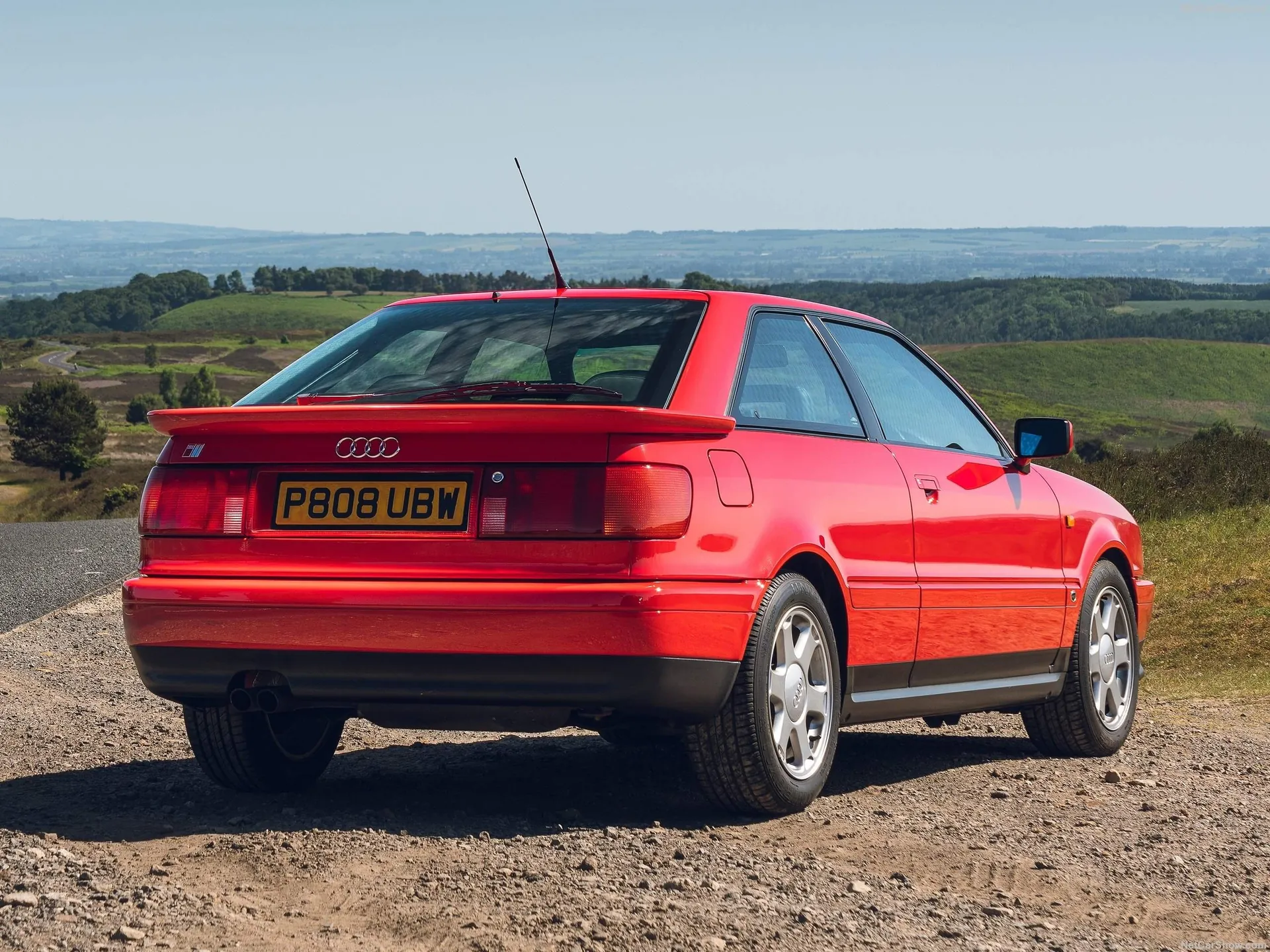 Audi S2 Coupe (1996) – zadní tříčtvrteční pohled